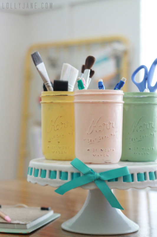 distressed-mason-jars-craft-organization