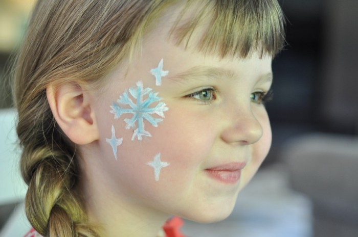 Face Paint - Snowflake Step 5  - Suburble.com-1