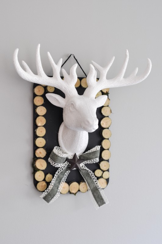 Wood Slices and a Stag – Christmas Wall Decor