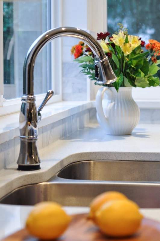 The Kitchen Project: Sink Bling With The Delta Touch 20 Faucet