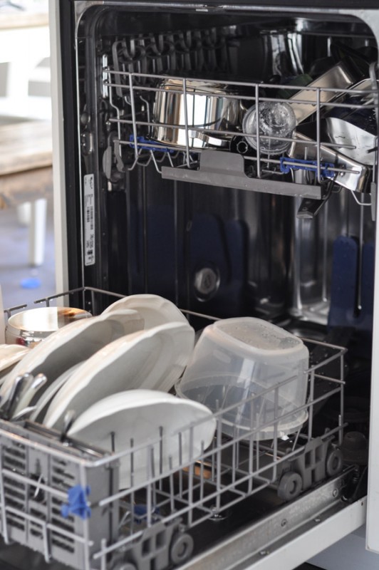 Whirlpool Dishwasher - White Ice-1