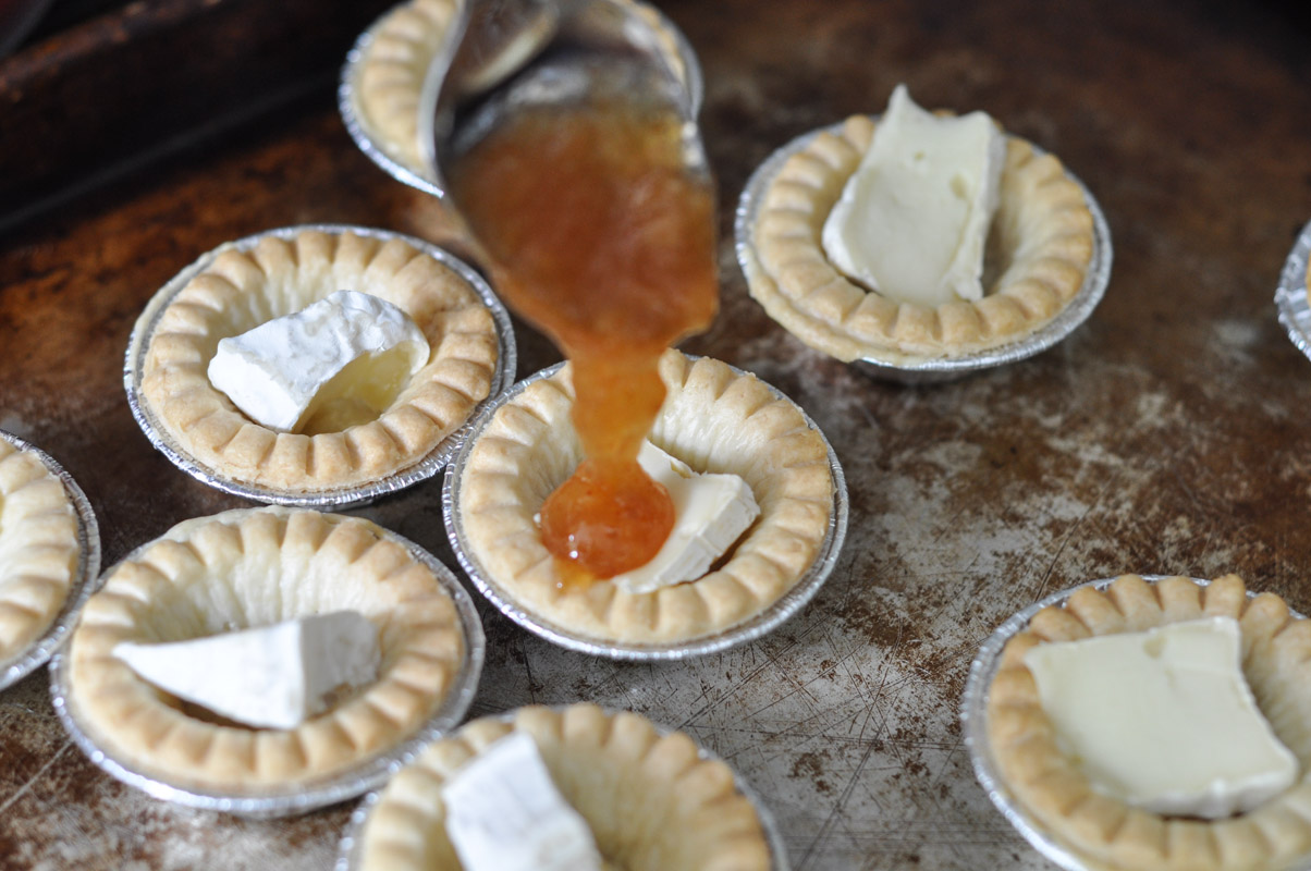 Sweet and Spicy Baked Brie Bites-3