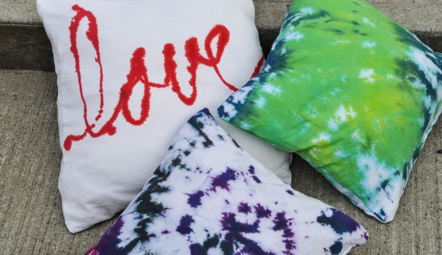 Tie Dyed Pillows: Add some fun to the patio!