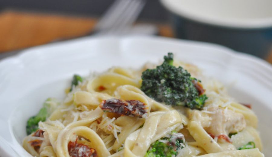 Chicken Alfredo with Sun Dried Tomatoes and Broccoli