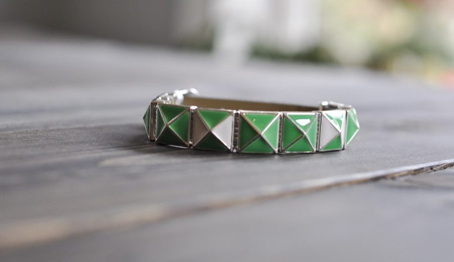 The easiest jewelry piece ever made: the slider bracelet