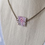 Spring flowers: a simple necklace