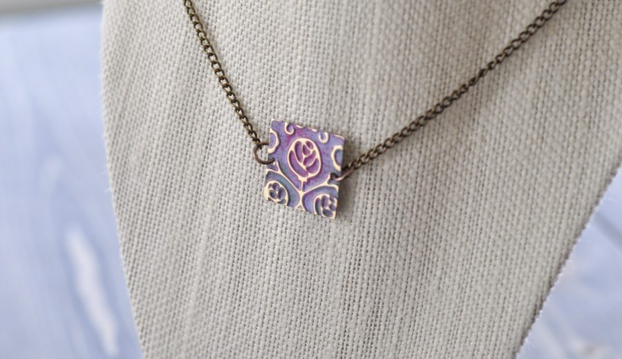 Spring flowers: a simple necklace