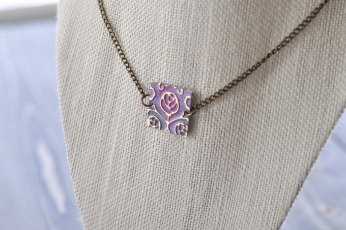 Spring flowers: a simple necklace - Suburble