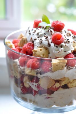 Raspberry Shortbread Cookie Trifle